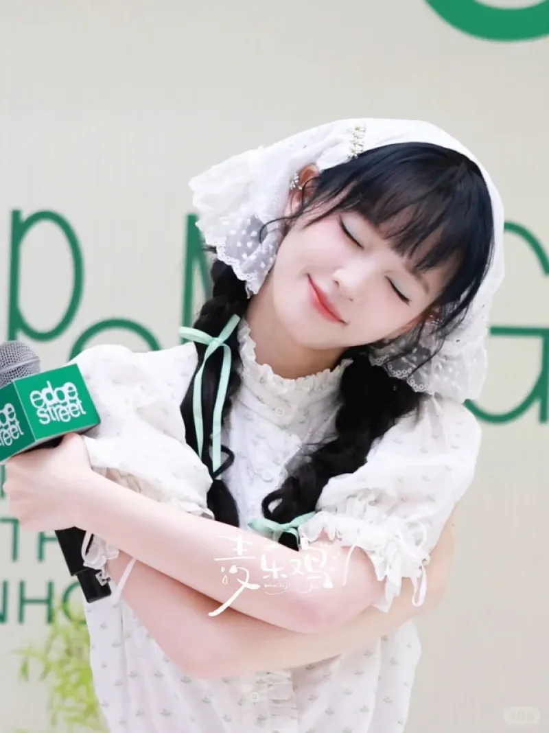 想念这个小女孩
