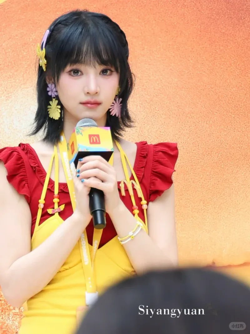 她知道她很萌吧